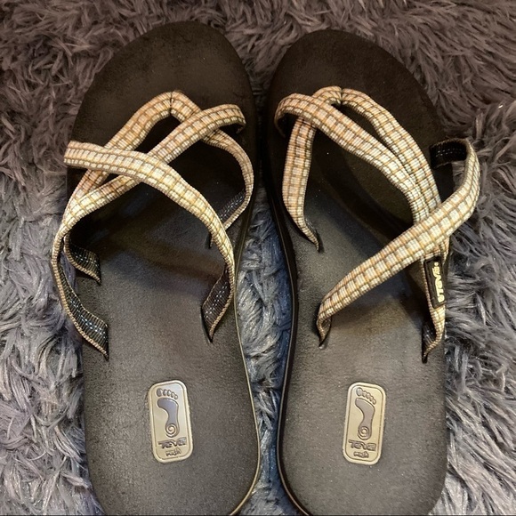 4/$20 Teva Flip Flops - Picture 3 of 5